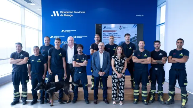 Diputación rinde Homenaje a los bomberos de Málaga y reconoce su labor esencial en la Serranía durante los fuertes temporales de febrero