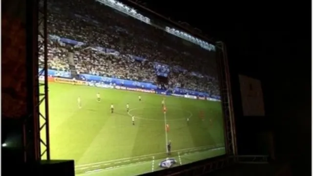 Una pantalla gigante en Ronda posibilitará seguir el España-Bélgica en la calle