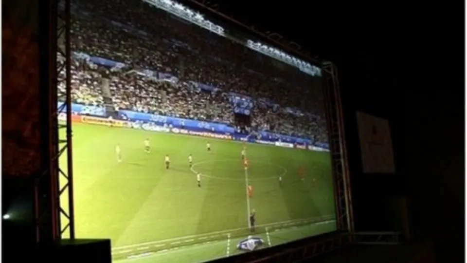 Una pantalla gigante en Ronda posibilitará seguir el España-Bélgica en la calle