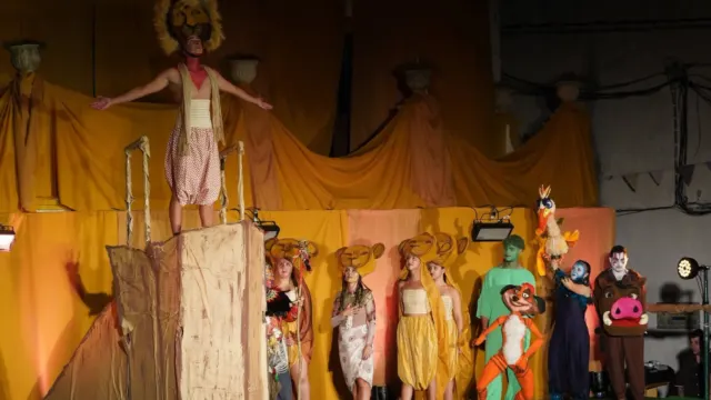 Benadalid convierte a todo un pueblo en protagonista de su gran musical de verano
