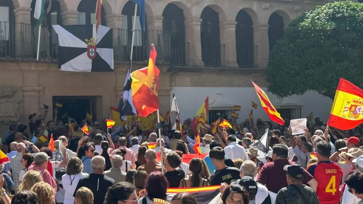 Pinchazo del acto convocado por el Ayuntamiento de Ronda: apenas 200 personas responden al llamamiento de la alcaldesa