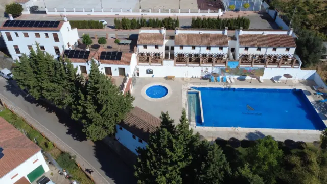 Jubrique invierte en la mejora de sus apartamentos rurales municipales antes de sacar a licitación su explotación